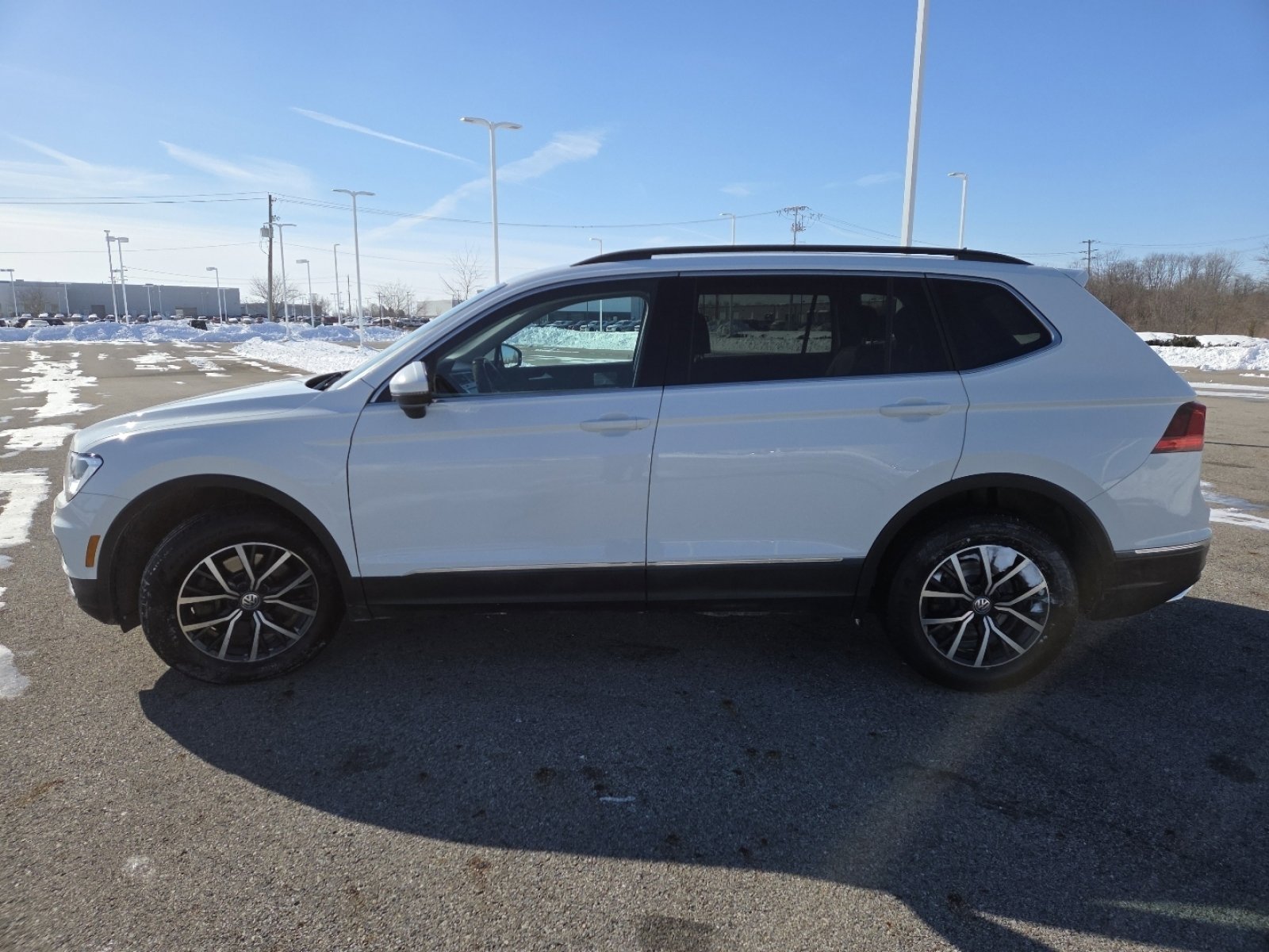 Used 2020 Volkswagen Tiguan SE image 12