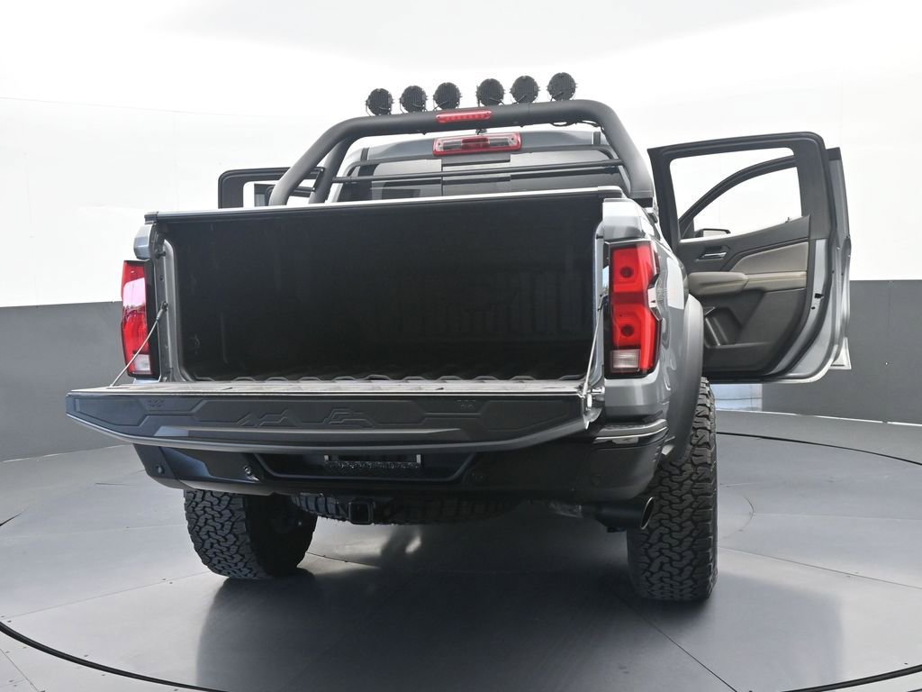 Used 2025 Chevrolet Colorado ZR2 w/ Technology Package AWD/4WD image 80