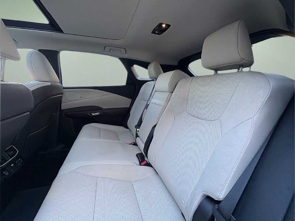 Used 2025 Lexus RX 450h AWD w/ Convenience Package image 25