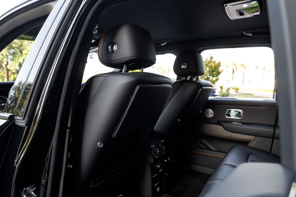 Used 2020 Rolls-Royce Cullinan AWD/4WD image 23