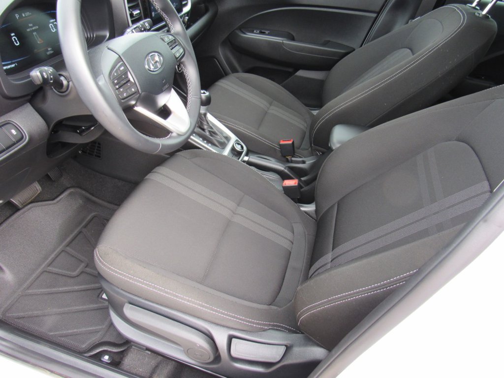 Certified 2025 Hyundai Venue SEL FWD image 14