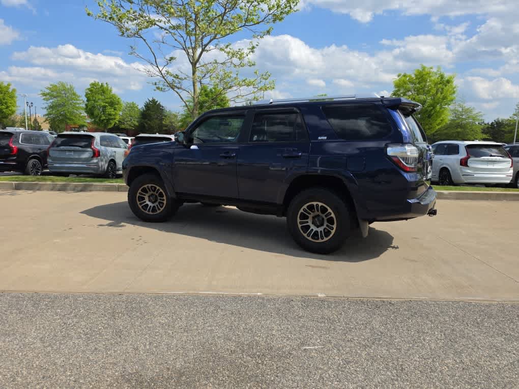 Used 2016 Toyota 4Runner SR5 Premium AWD/4WD image 4