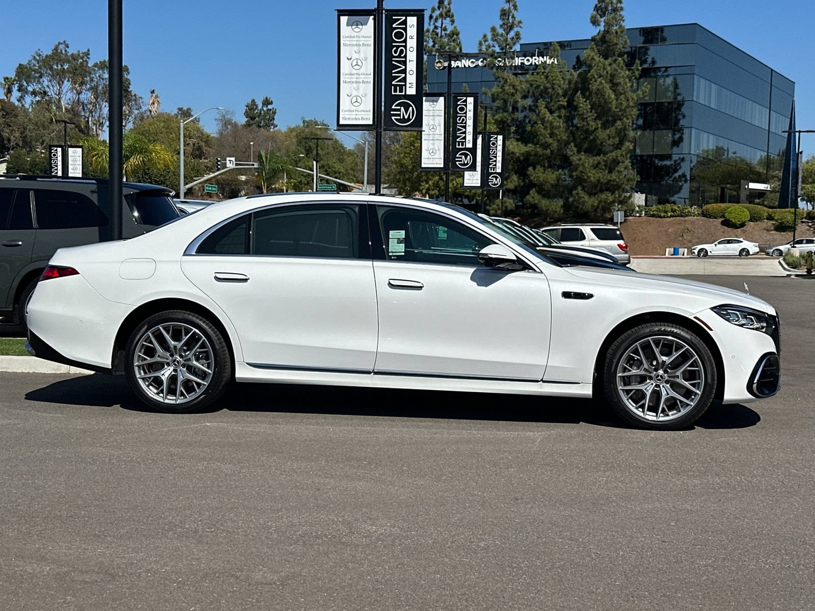 New 2027 Mercedes-Benz S 580 4MATIC Sedan image 2