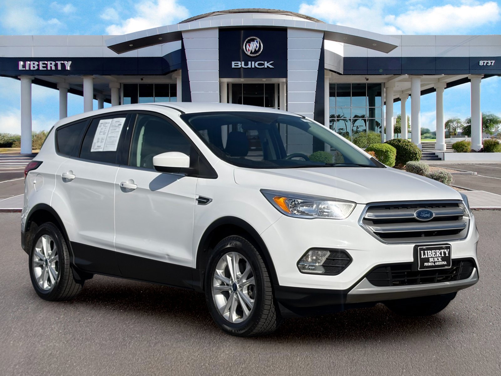 Used 2019 Ford Escape SE AWD/4WD image 2