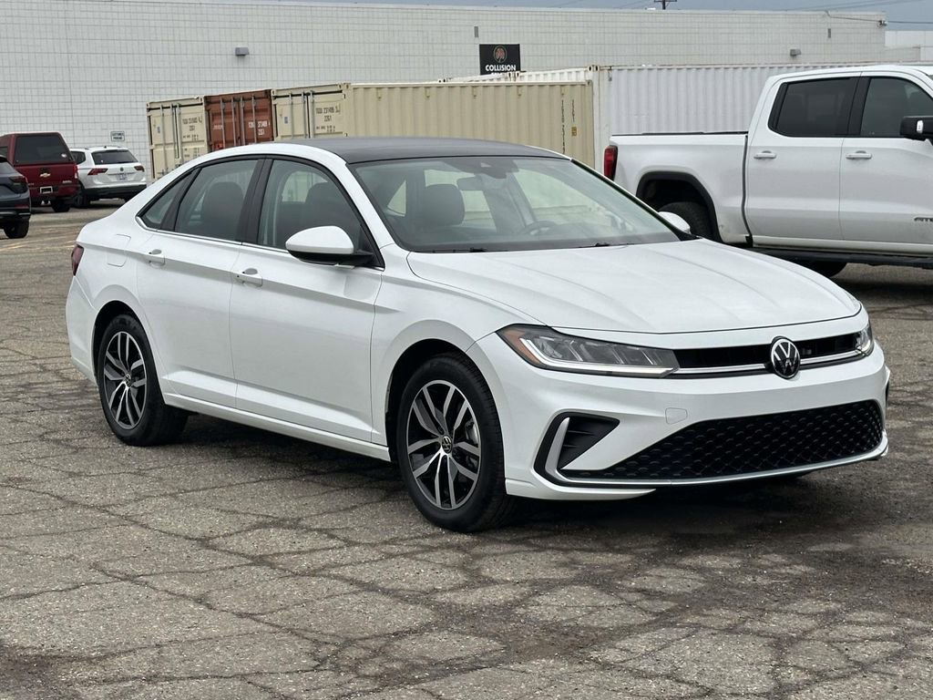 Certified 2025 Volkswagen Jetta SE w/ Sunroof Package image 7