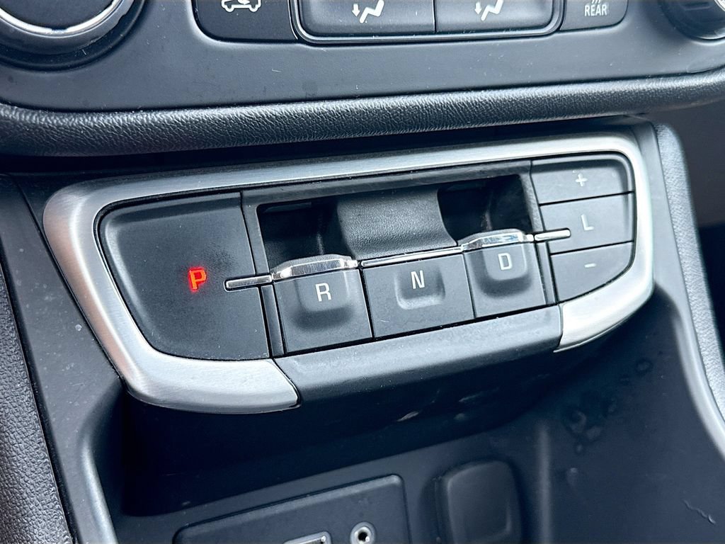 Used 2024 GMC Terrain SLE AWD/4WD image 17