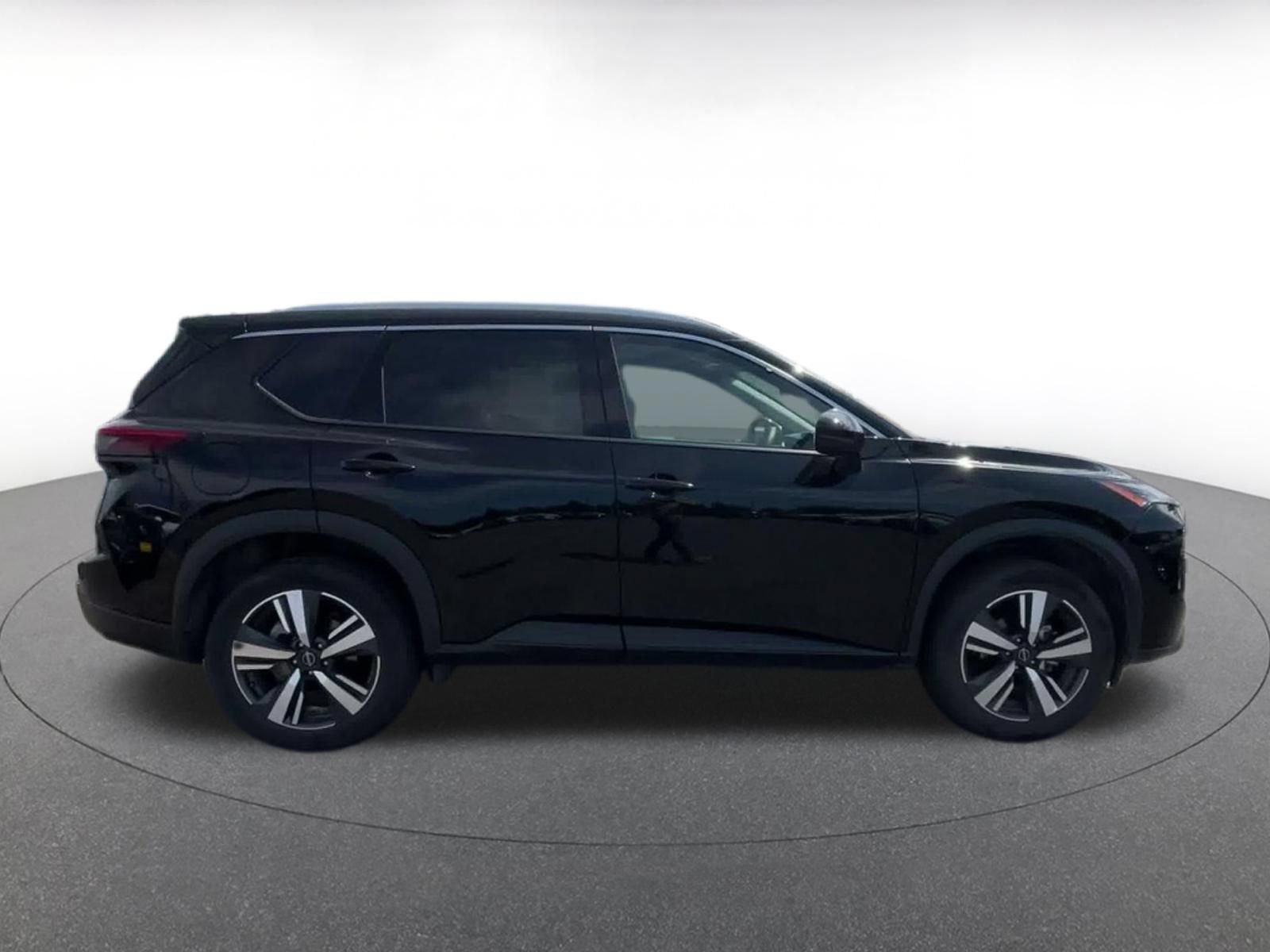 Used 2026 Nissan Rogue SL AWD/4WD image 13