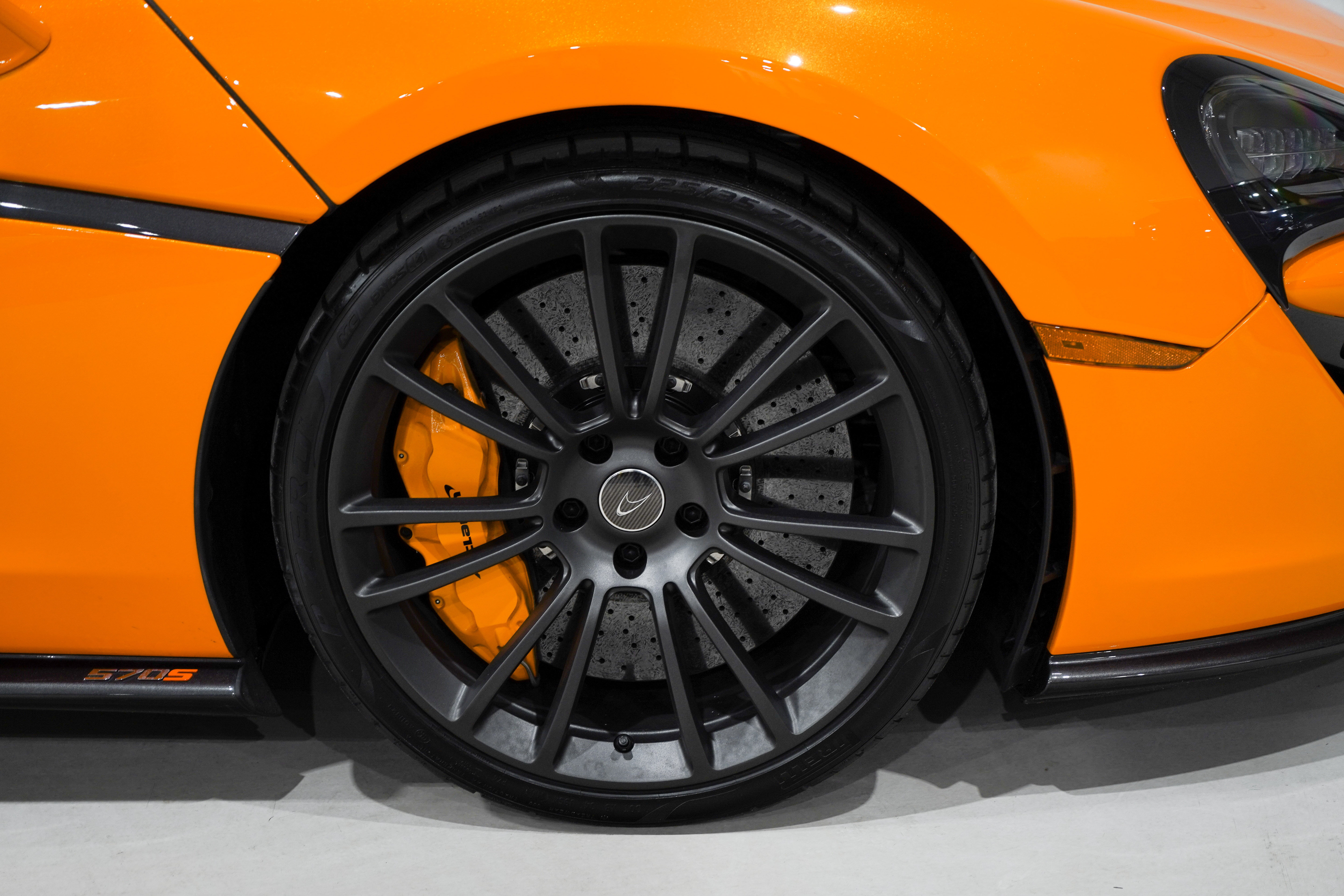Used 2017 McLaren 570S Coupe RWD image 26