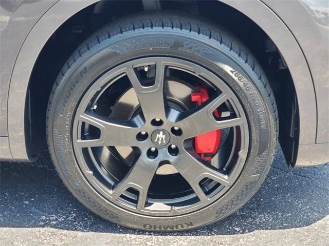 Used 2019 Maserati Levante AWD/4WD image 10