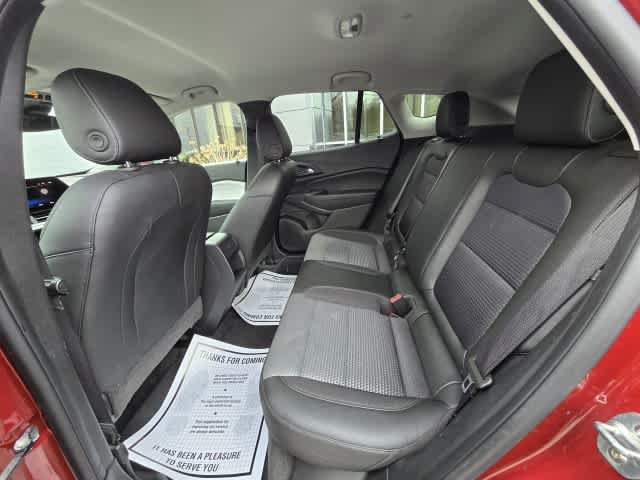 Used 2024 Chevrolet Trax LT FWD image 12