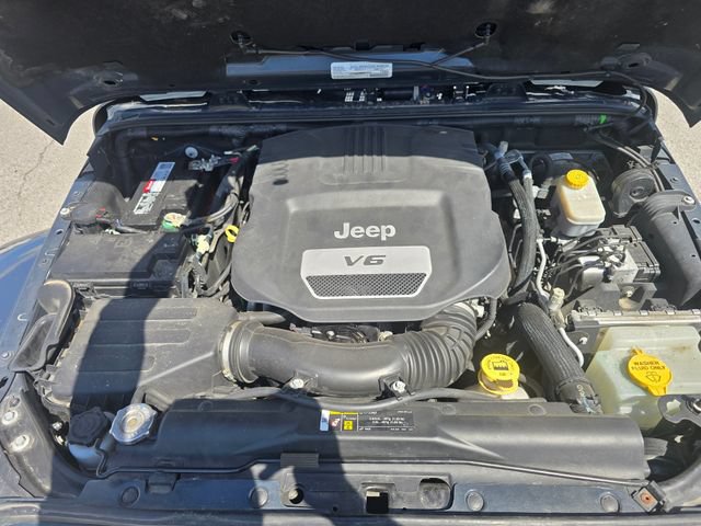 Used 2018 Jeep Wrangler Unlimited Sahara AWD/4WD image 24