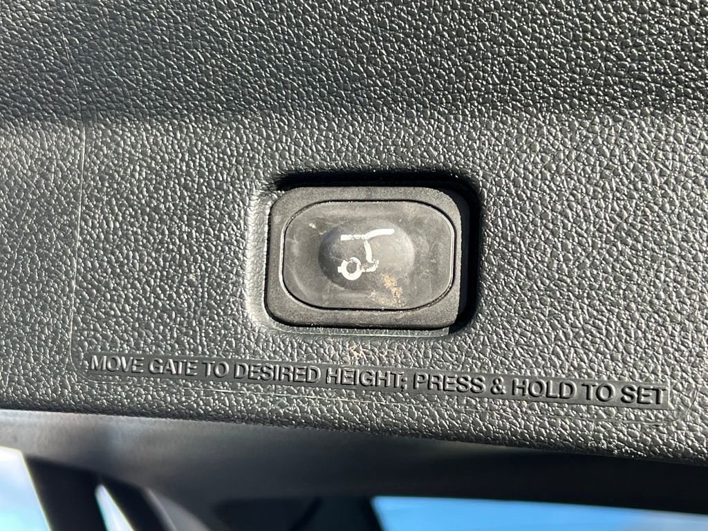 Used 2018 Ford Explorer XLT w/ Equipment Group 202A image 21