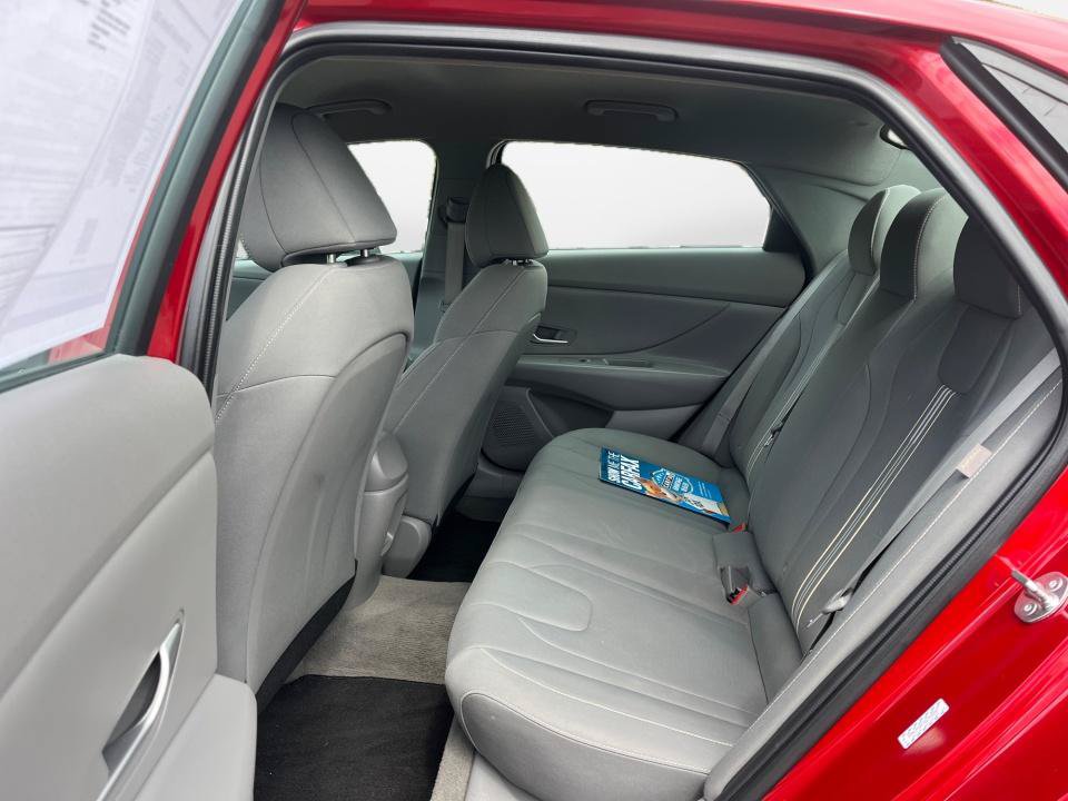 Used 2024 Hyundai Elantra SEL FWD image 15