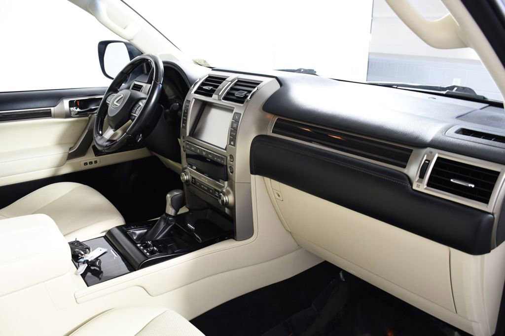 Used 2021 Lexus GX 460 Premium w/ Premium Package image 19