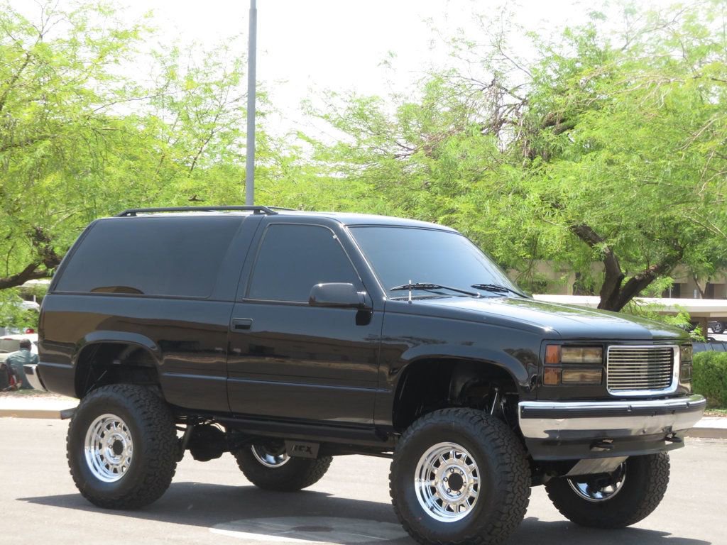 Used 1997 GMC Yukon 4WD 2-Door w/ Marketing Opt Pkg 2 image 4