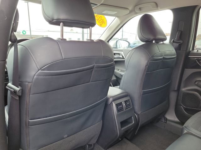 Used 2024 Mitsubishi Outlander SE image 15