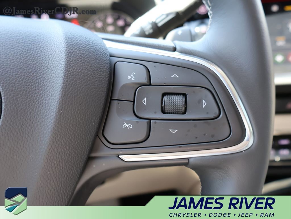 Used 2023 Buick Envision Essence AWD/4WD image 28