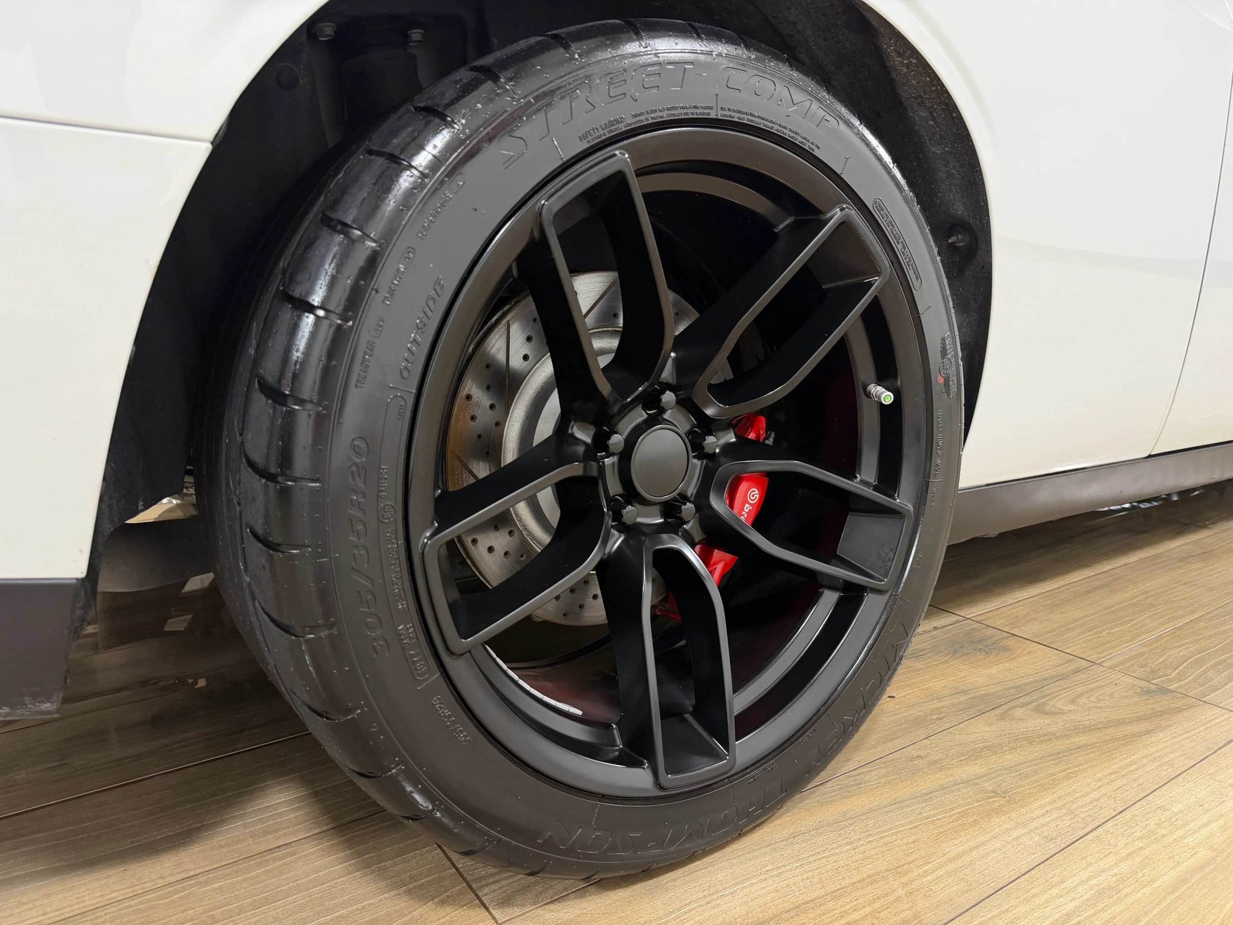 Used 2018 Dodge Challenger R/T Scat Pack w/ Leather Interior Group RWD image 9