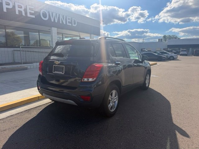 Used 2019 Chevrolet Trax LT w/ Sun & Sound Package FWD image 7