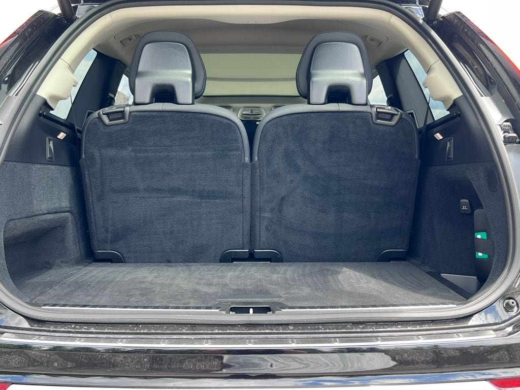 New 2026 Volvo XC90 B6 Plus w/ Protection Package Premier AWD/4WD image 33