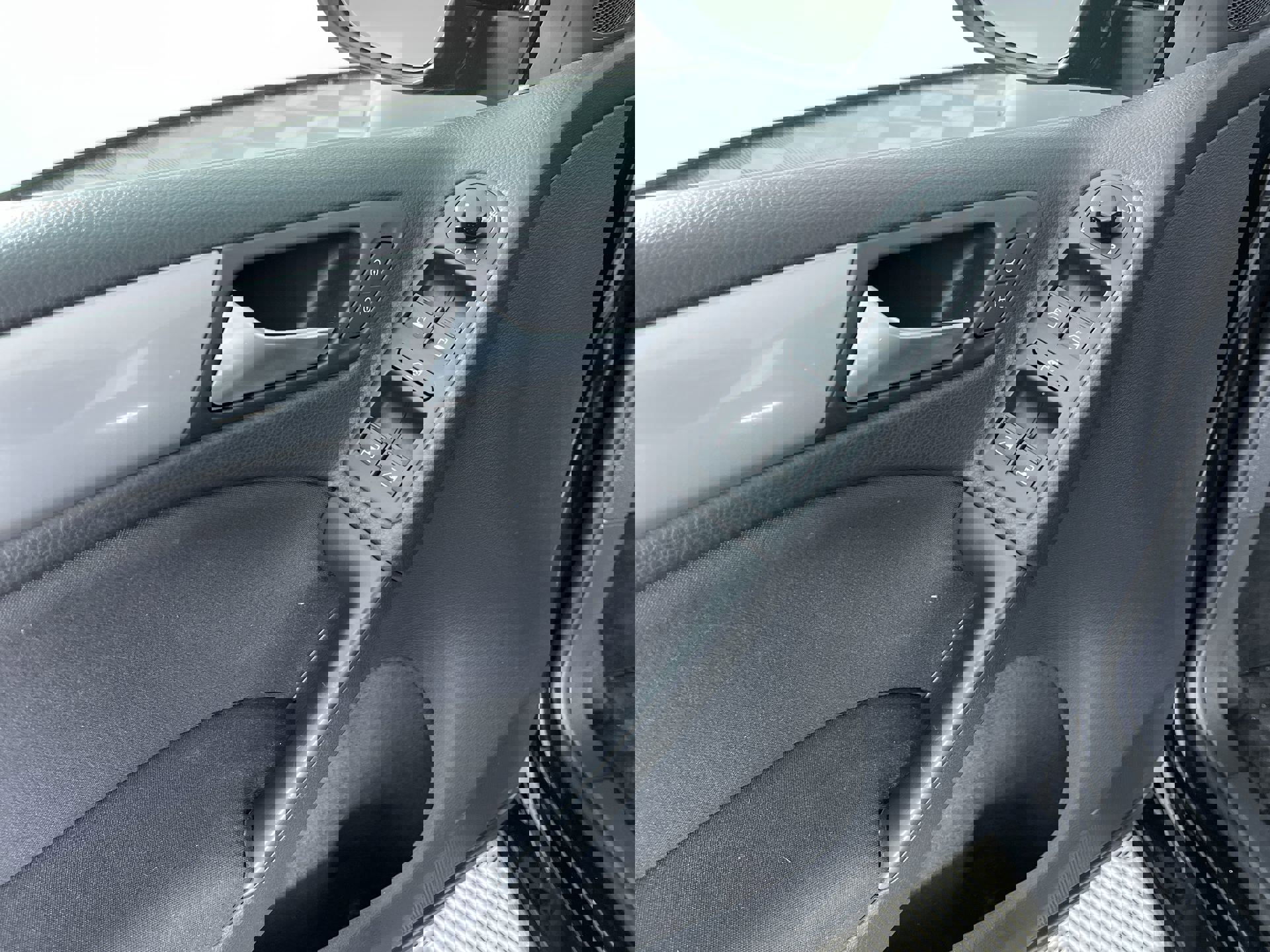 Used 2012 Volkswagen Golf 4-Door image 14