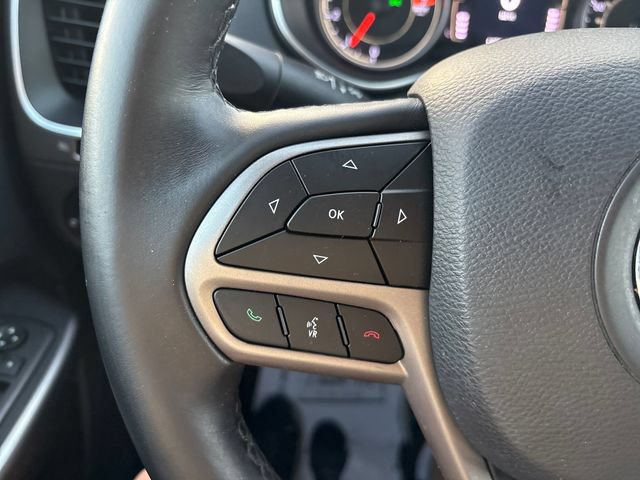 Used 2019 Jeep Cherokee Latitude Plus AWD/4WD image 11