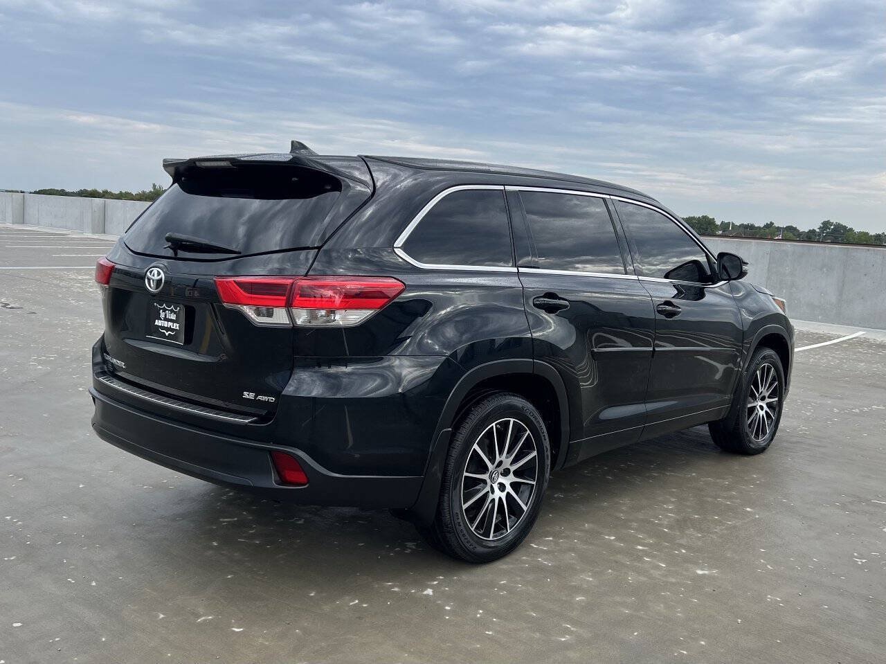 Used 2018 Toyota Highlander SE w/ Protection Package #3 AWD/4WD image 7