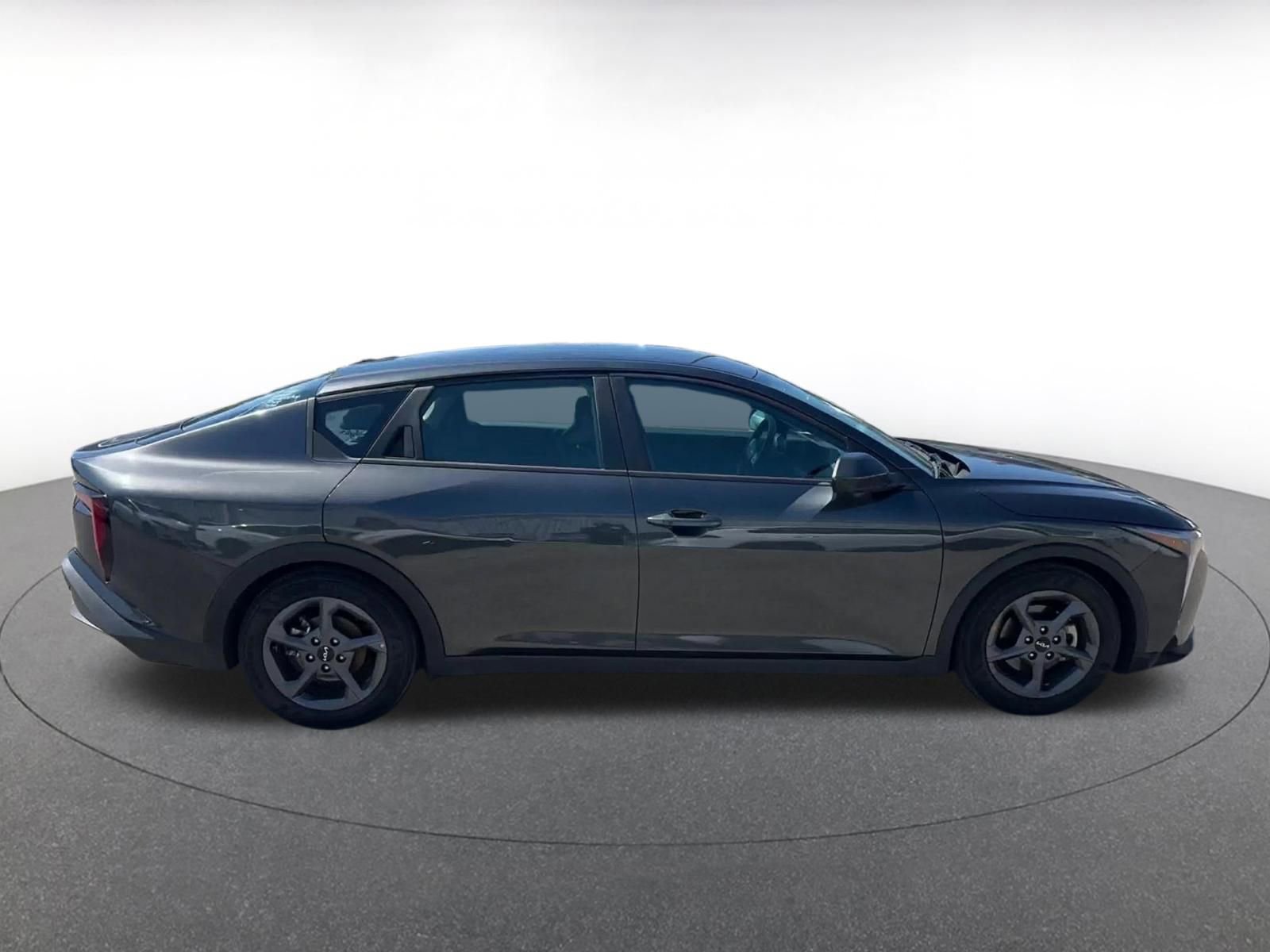 Used 2025 Kia K4 LXS image 16