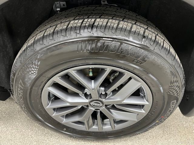 Used 2023 Nissan Rogue S image 13