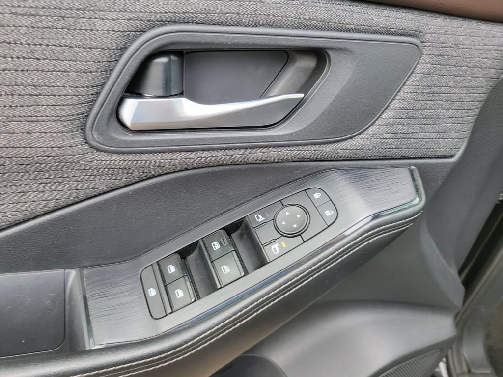 Used 2021 Nissan Rogue SV AWD/4WD image 20