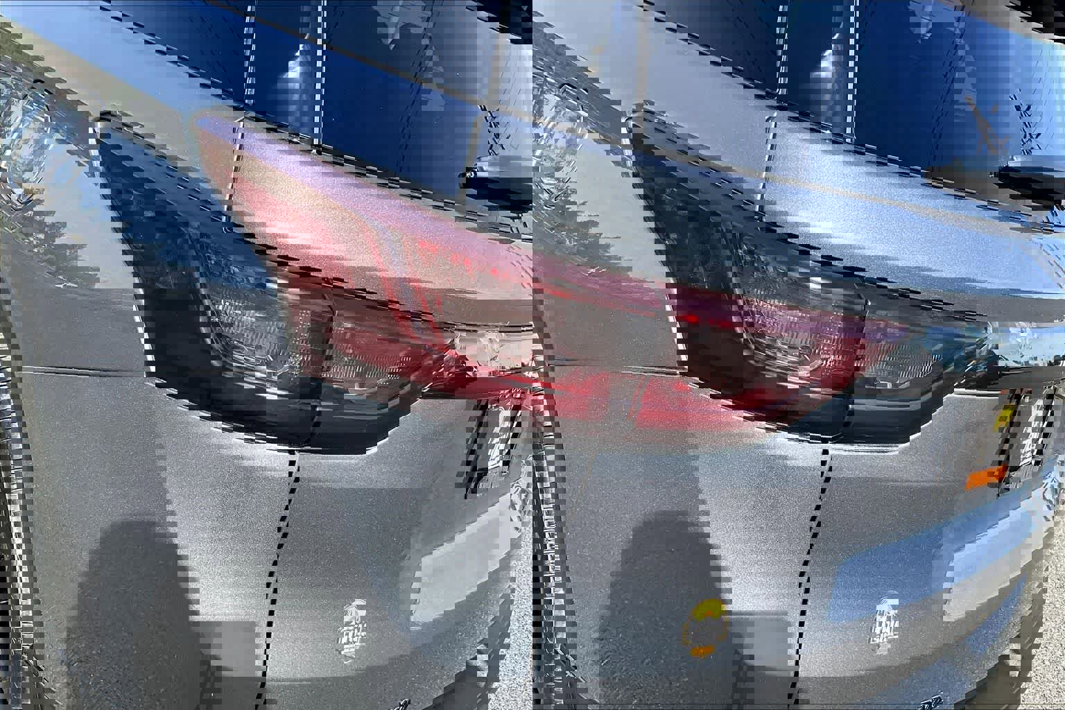 Used 2020 Chevrolet Traverse LS w/ LPO, Blackout Package AWD/4WD image 32