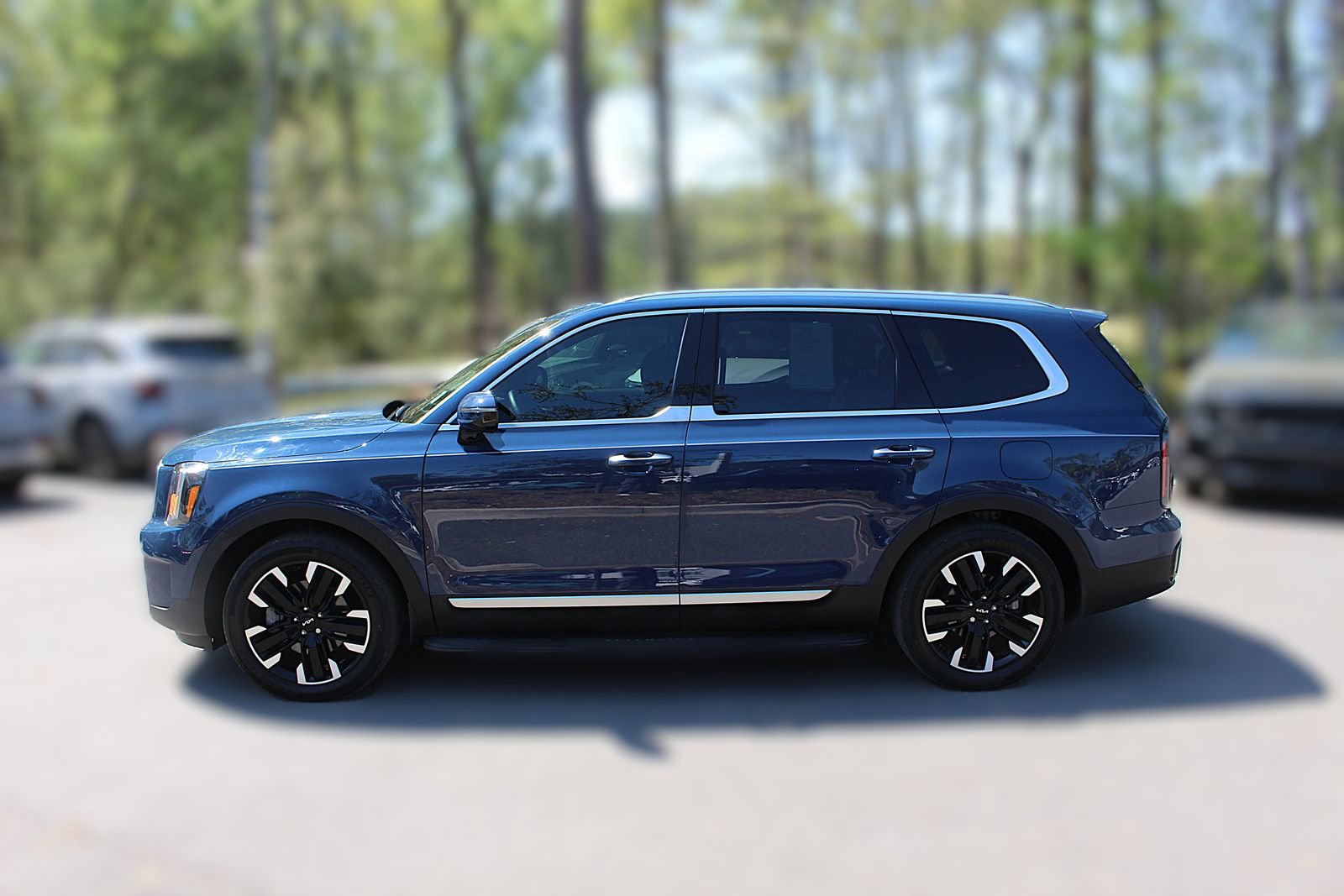 Certified 2024 Kia Telluride SX Prestige w/ Towing Package image 5