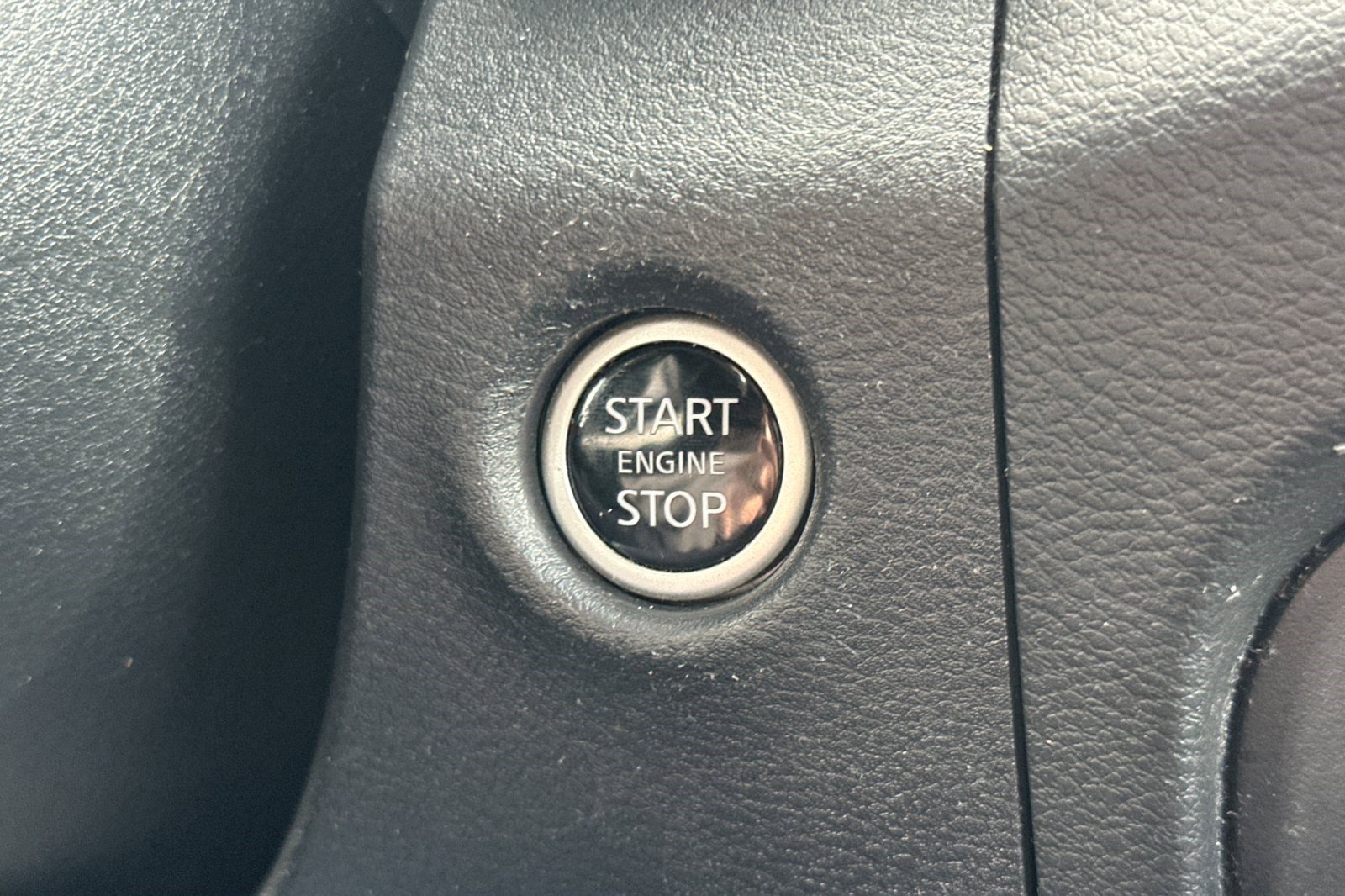 Used 2023 Nissan Frontier SV w/ Midnight Edition Package image 27