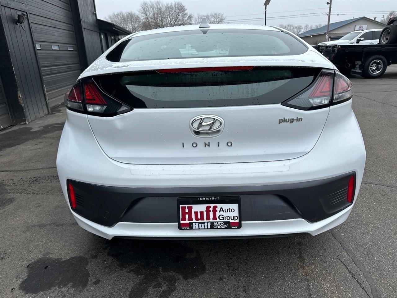 Used 2021 Hyundai Ioniq SEL FWD image 4