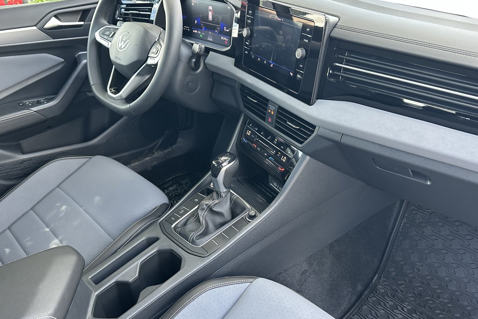 New 2026 Volkswagen Jetta SE FWD image 15