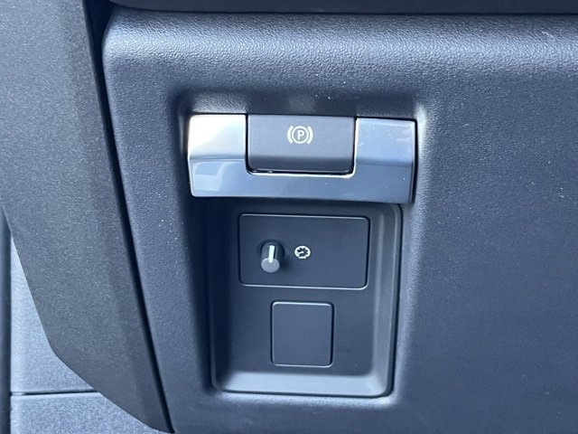 New 2025 Land Rover Defender 110 V8 image 30