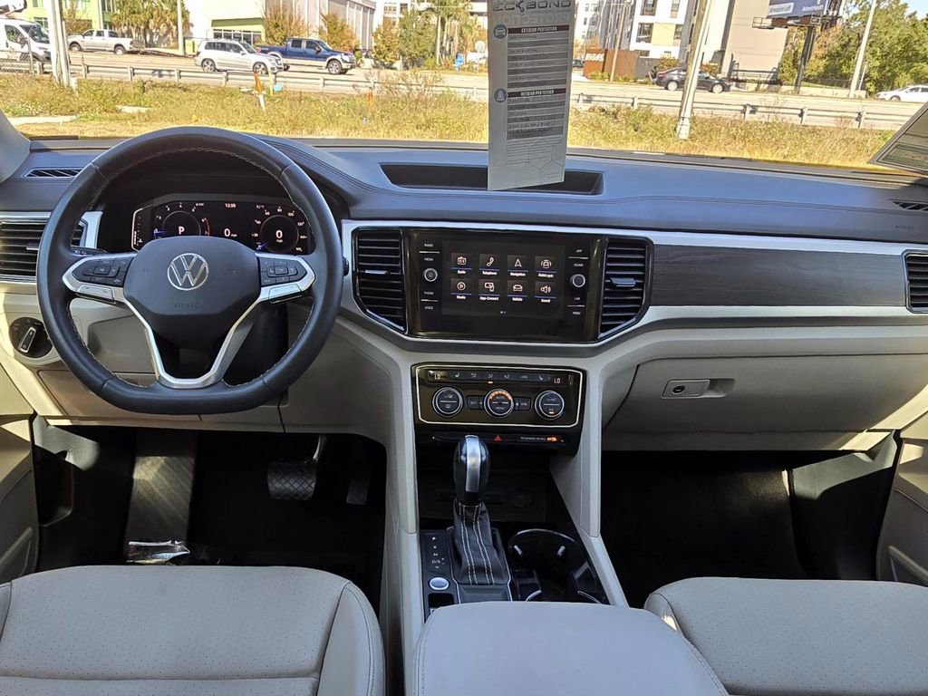 Used 2023 Volkswagen Atlas SE w/ Panoramic Sunroof Package image 11