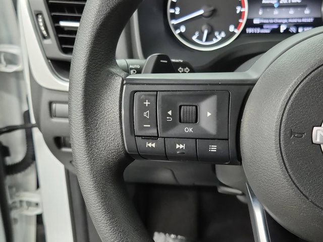 Used 2024 Nissan Rogue SV image 25