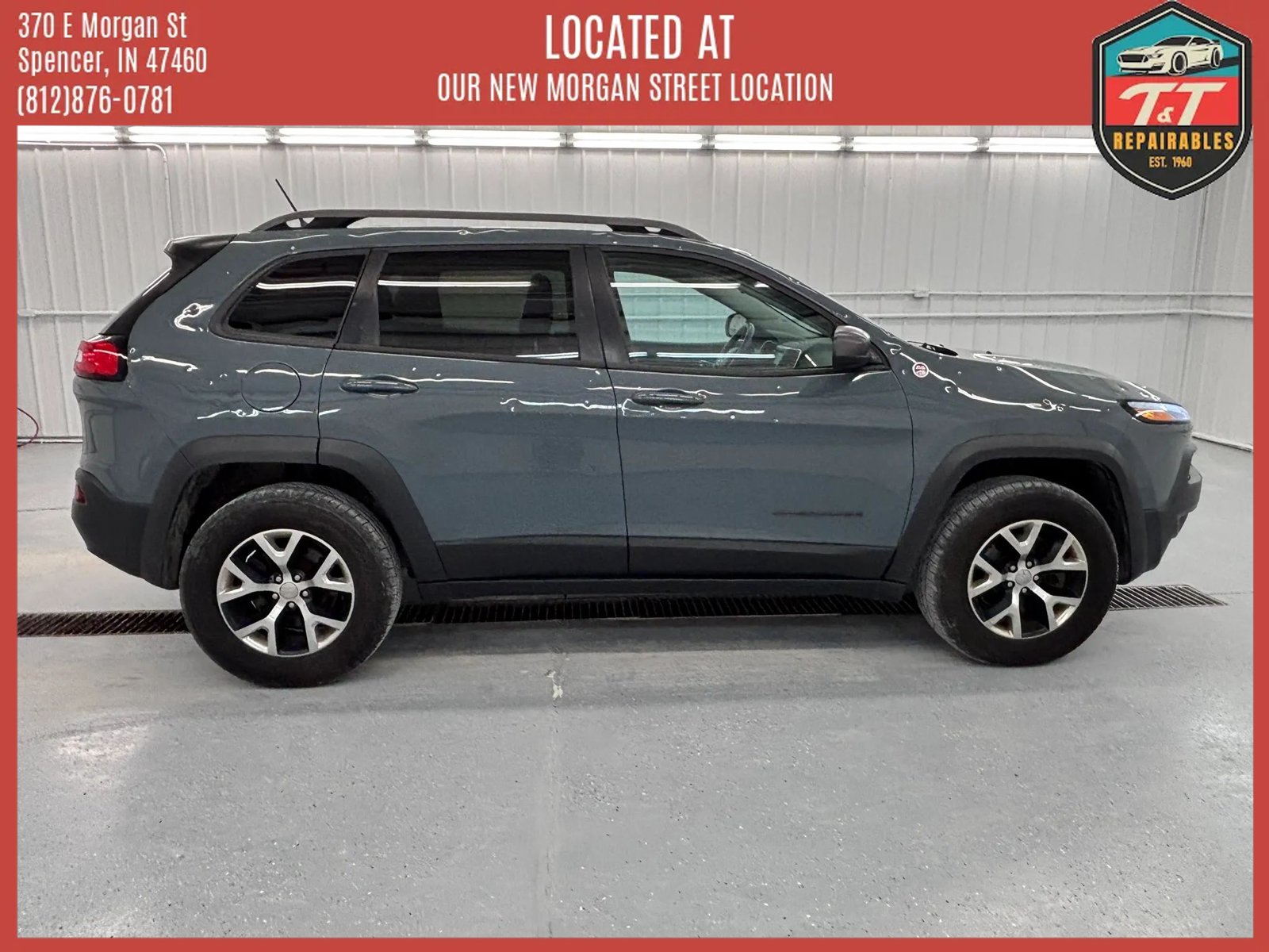 Used 2014 Jeep Cherokee Trailhawk w/ Comfort/Convenience Group AWD/4WD image 2