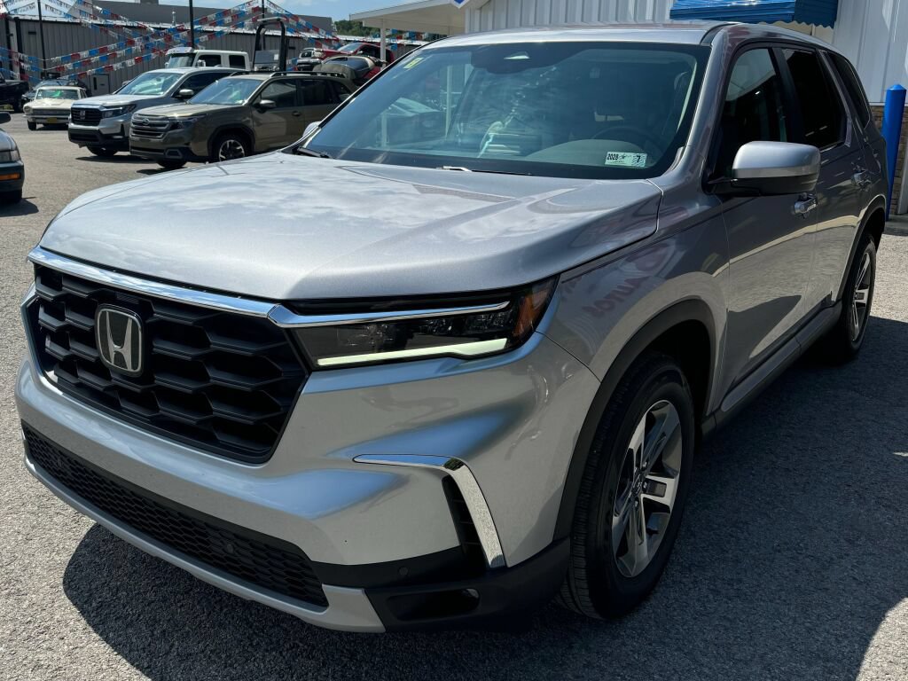 Used 2025 Honda Pilot EX-L image 3