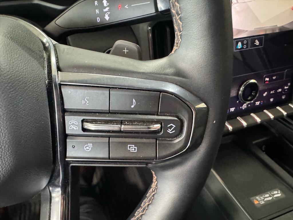 Used 2024 GMC Acadia AT4 w/ Luxury Package image 26