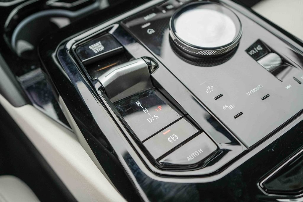 Used 2025 BMW 530i 530i w/ Premium Package image 20