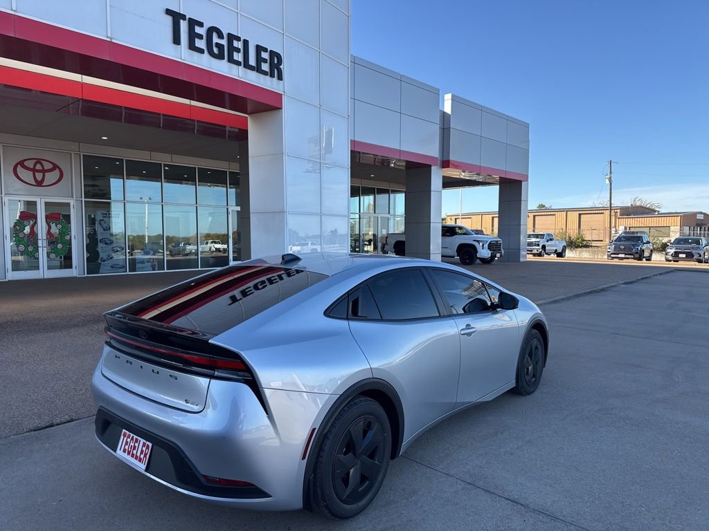 New 2026 Toyota Prius LE image 7