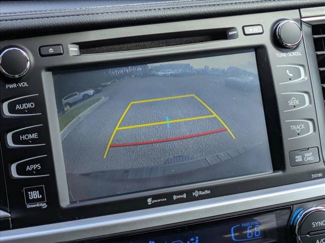 Used 2017 Toyota Highlander Limited image 12