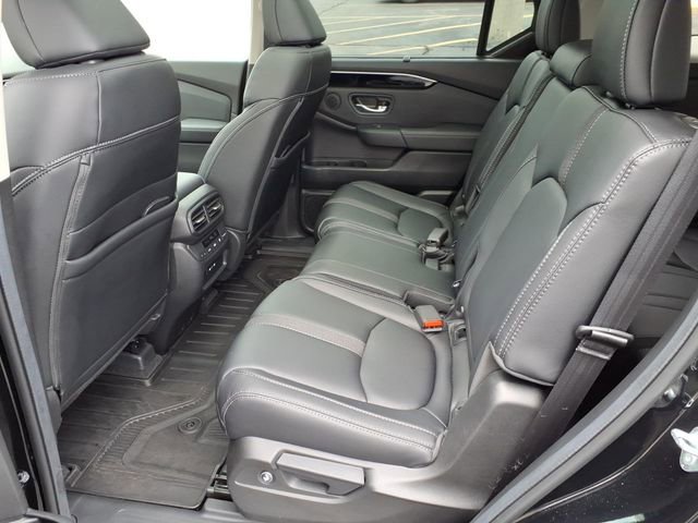 Certified 2025 Honda Pilot Touring image 7