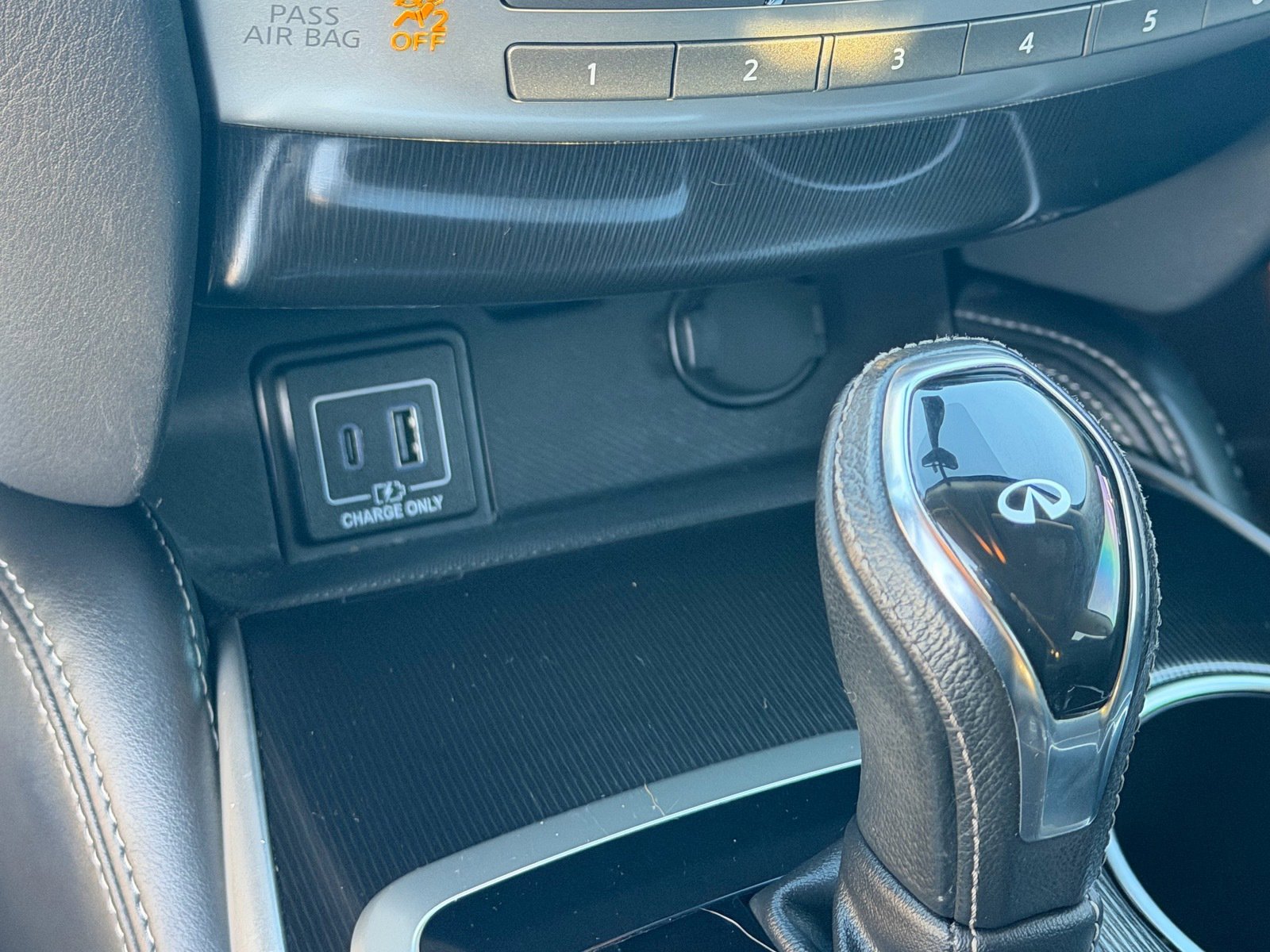 Used 2019 INFINITI QX60 Luxe w/ Essential Package image 28