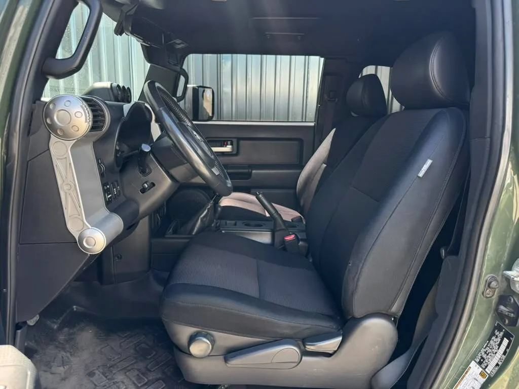 Used 2010 Toyota FJ Cruiser 4WD image 16