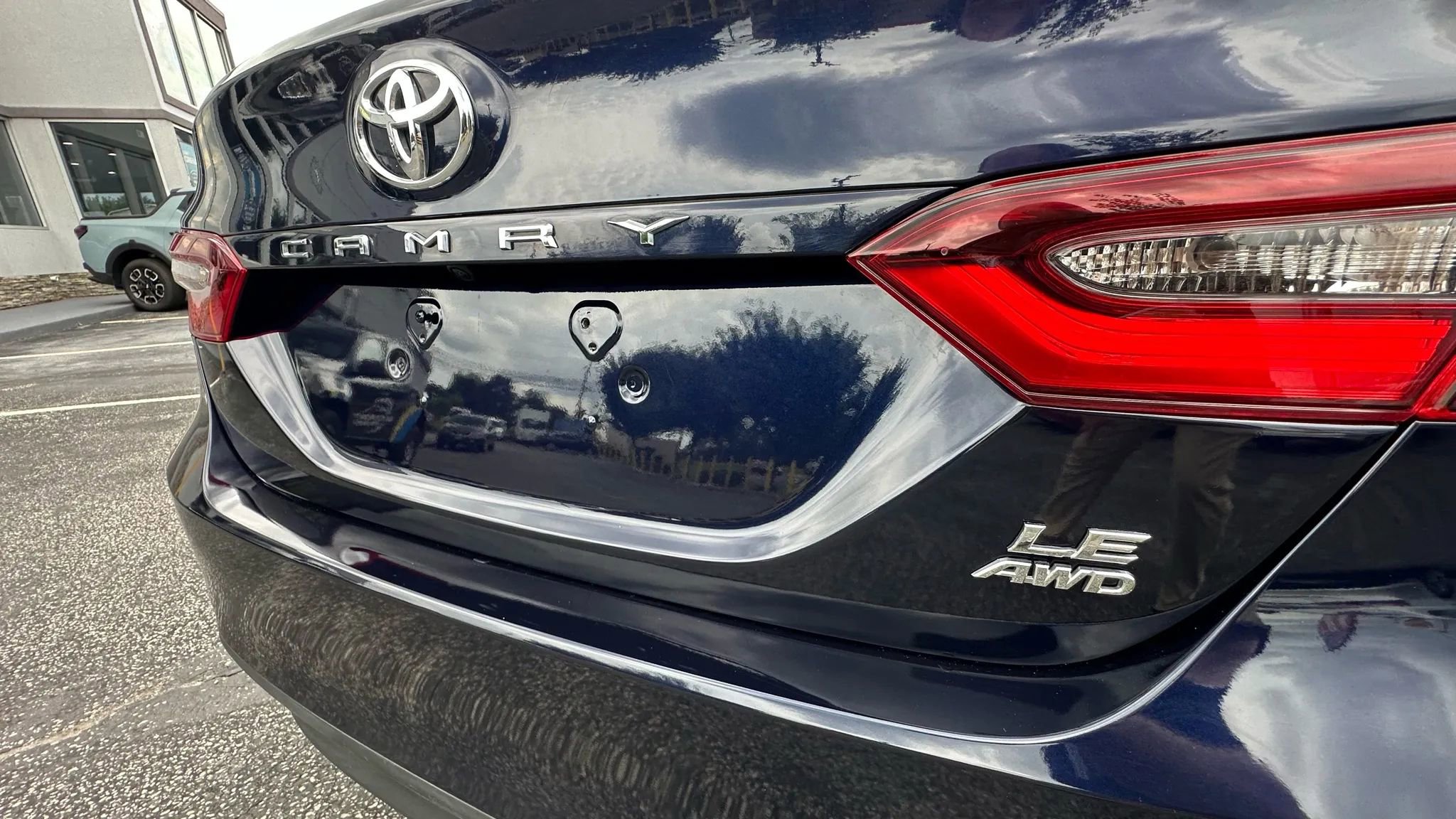Used 2022 Toyota Camry LE AWD/4WD image 9