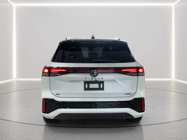 New 2026 Volkswagen Tiguan SE R-Line AWD/4WD image 4