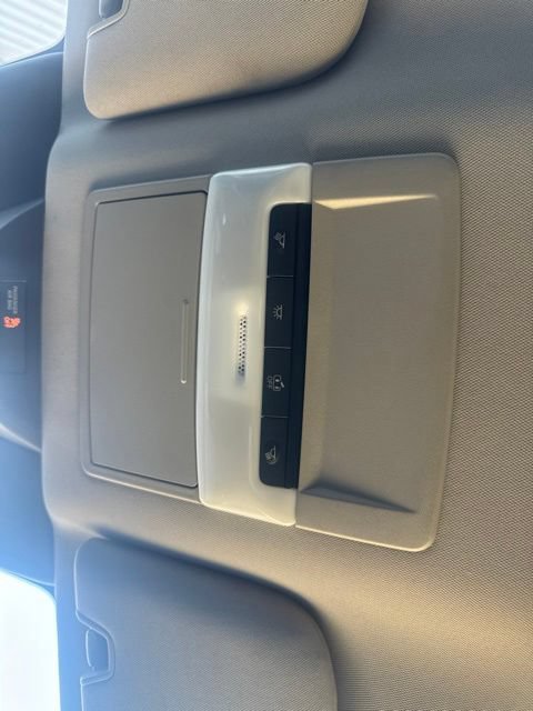 Used 2024 Nissan Pathfinder S FWD image 25